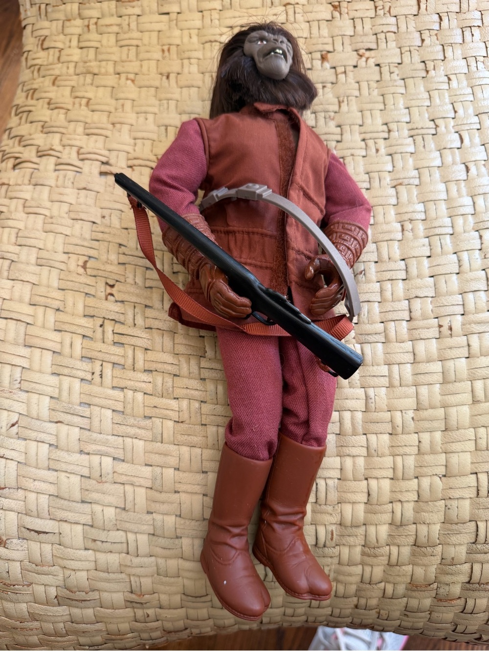 Vintage Hasbro Planet of the Apes Action Figure in Brown and Burgundy Outfit - Picture 2 of 7